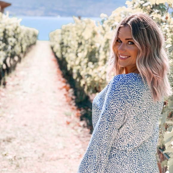 Meet your Posher, Ani - Picture 1 of 1